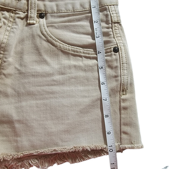 Free People Beige Denim Jean Shorts Raw Hem High Rise Button Fly Size 27 - Picture 5 of 7